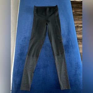 Black Nike pro leggings size small never worn